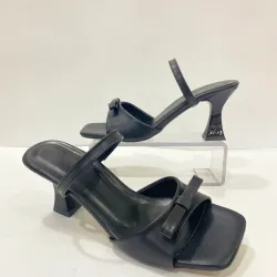 Kadın topuklu terlik