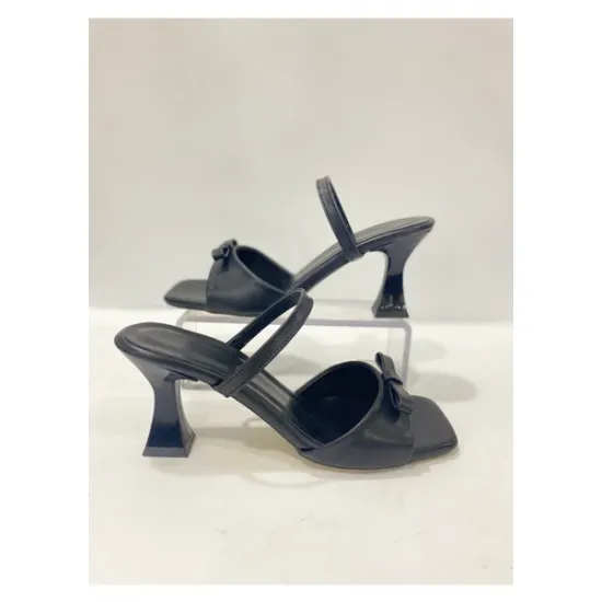 Kadın topuklu terlik