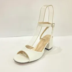 Bilekten bağlamalı açık burunlu kalın topuklu sandalet 