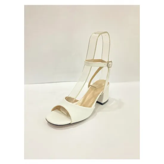 Bilekten bağlamalı açık burunlu kalın topuklu sandalet 