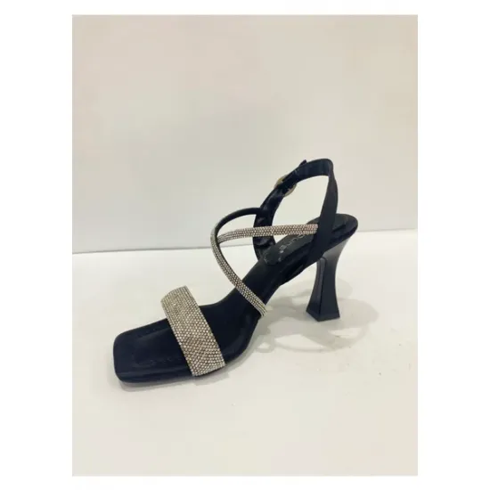 Bilekten bağlamalı çapraz bantlı taş süslemeli abiye sandalet