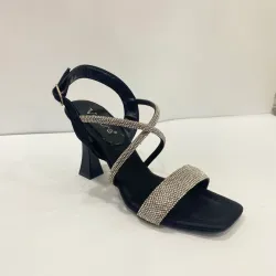 Bilekten bağlamalı çapraz bantlı taş süslemeli abiye sandalet