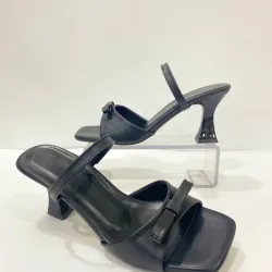 Kadın topuklu terlik