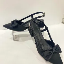 Kadın fiyonklu topuklu ayakkabı