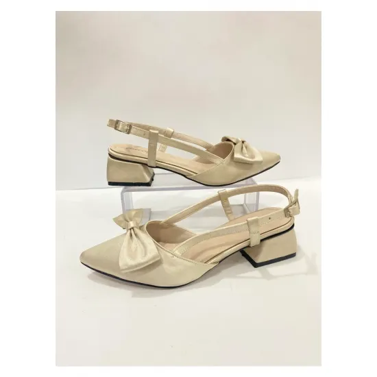 Kadın klasik topuklu ayakkabı