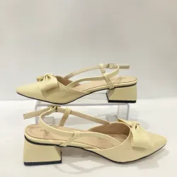 Kadın Fiyonk Detaylı Sandalet