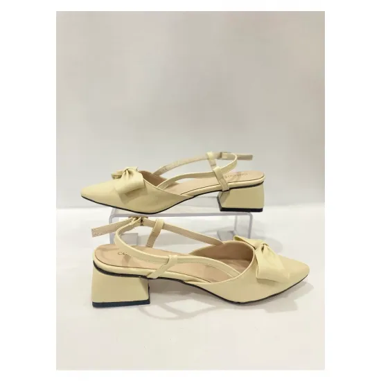 Kadın Fiyonk Detaylı Sandalet