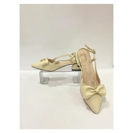 Kadın Fiyonk Detaylı Sandalet